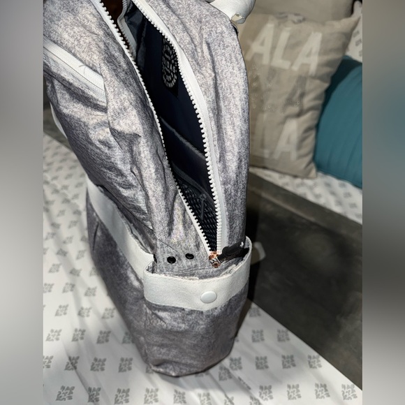 adidas grey w/ rosegold accents Backpack - Picture 15 of 15